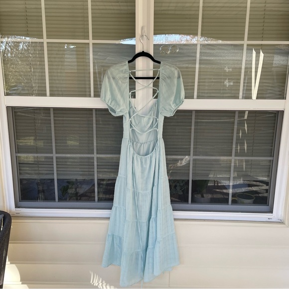 Elegant Light Blue Women's Dress - Picture 4 of 6